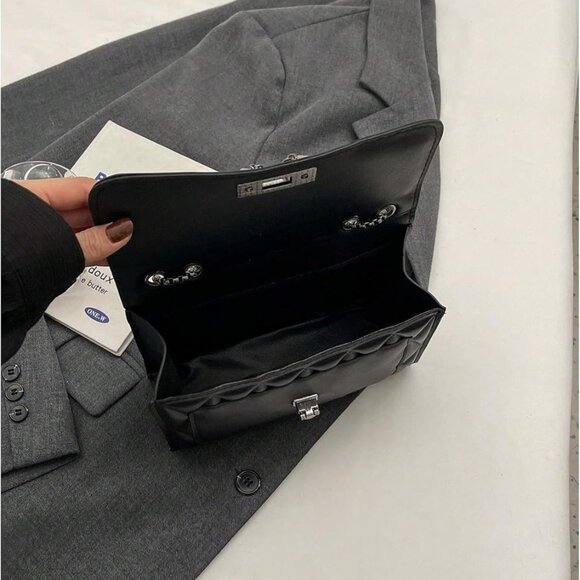 Women's Quilted Leather Shoulder Bag Small Crossbody Purse with Chain - Picture 2 of 4